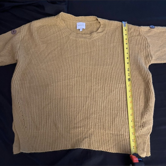 Women’s G.I.L.I. pullover goldenrod color pullover sweater with side slits - Picture 3 of 11